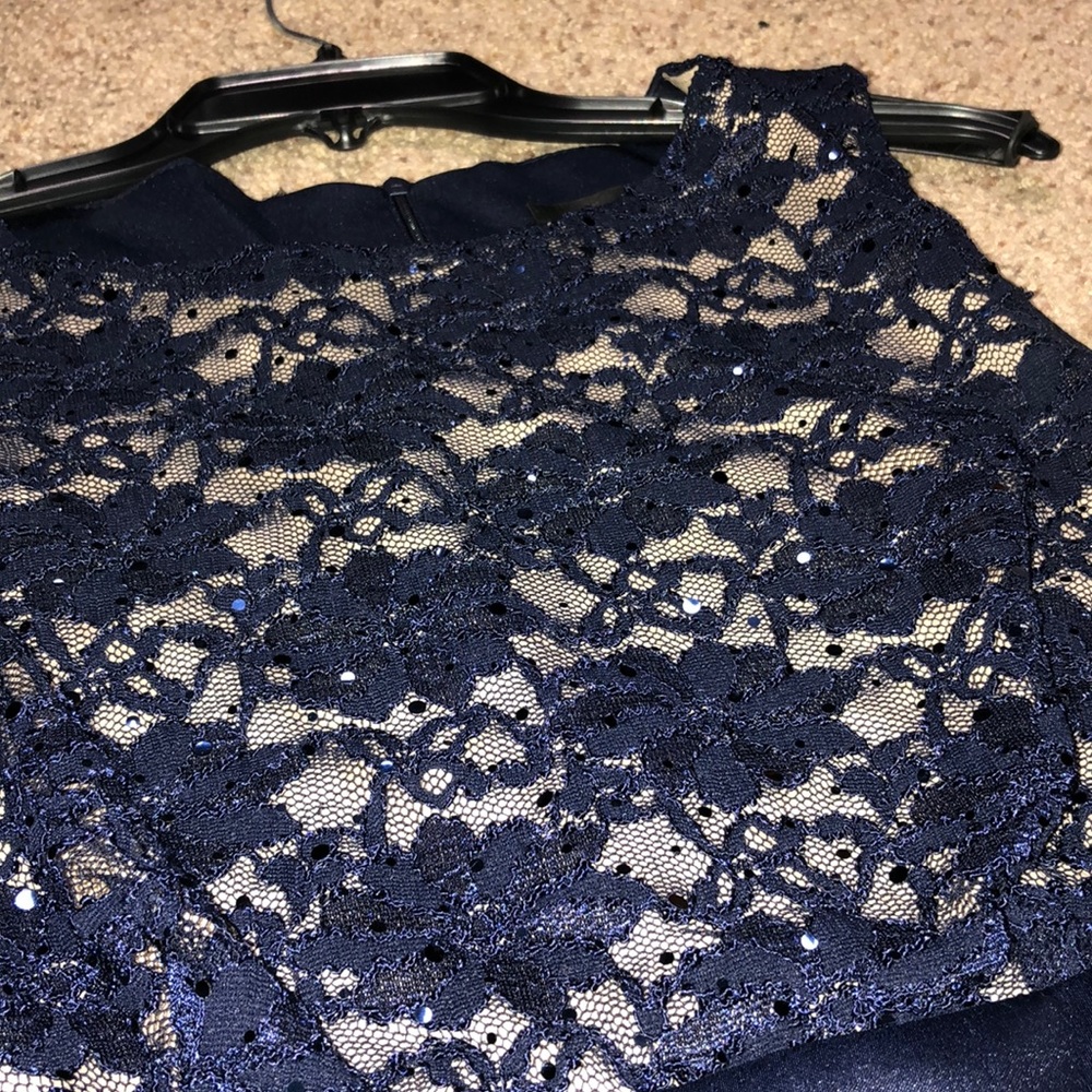 Dress - Picture 8 of 8